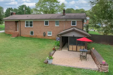 Exterior - 206 10th Se Ave SE, Conover, NC 28613 photo 2 of 5