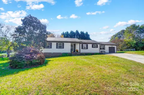 513 Oregon Way, Gastonia, NC 28056