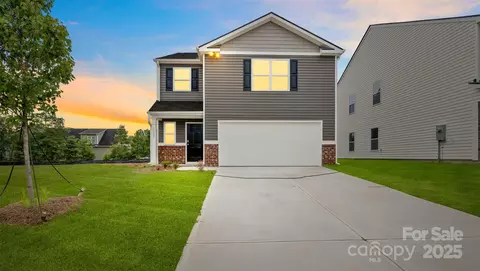 45 Lillian Ln, Hendersonville, NC 28792