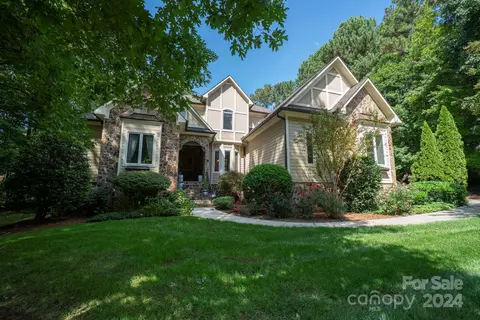 187 Bay Crossing Dr, Mooresville, NC 28117