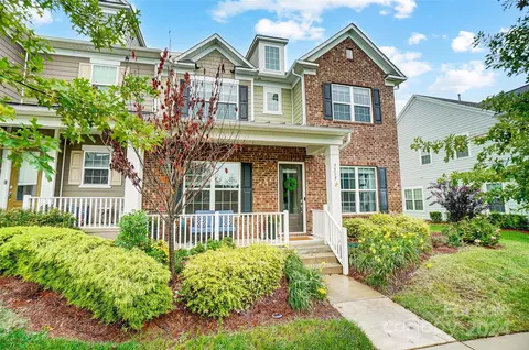 9519 Gladden Hill Ln, Pineville, NC 28134