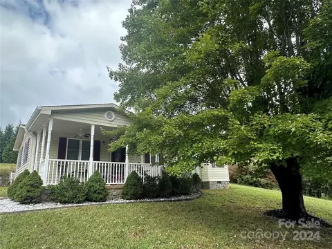 2772 Mission Rd, Hudson, NC 28638
