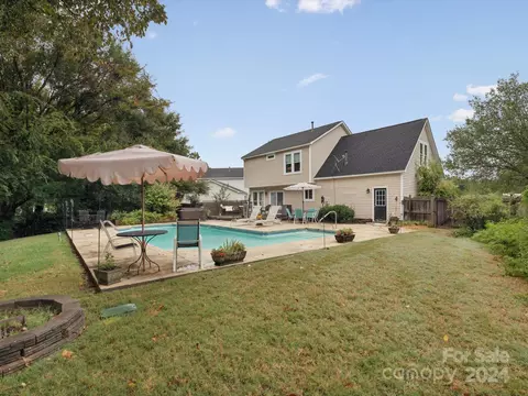 3906 Crimson Wing Dr, Indian Trail, NC 28079