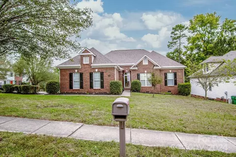 10705 Hellebore Rd, Charlotte, NC 28213