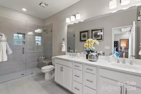 2024 Alexander Village Main Dr, Charlotte, NC 28262