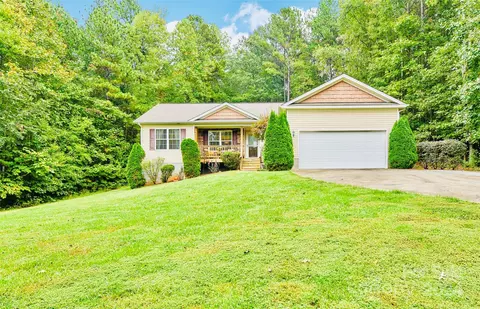 3570 Lake Bluff Dr, Sherrills Ford, NC 28673
