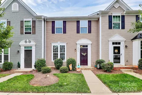 2836 Sand Cove Ct, Denver, NC 28037