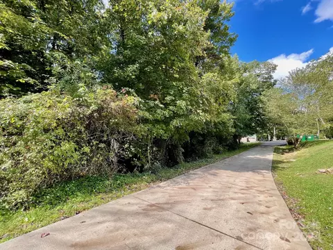 99999 Knox Rd, Black Mountain, NC 28711