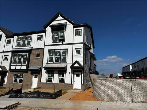 2020 Alexander Village Main Dr, Charlotte, NC 28262