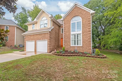 12600 Wetherburn Ln, Charlotte, NC 28262