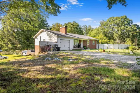 140 Steep Ln, Statesville, NC 28625