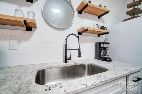 Kitchen - 4005 Howie Cir, Charlotte, NC 28205 photo 5 of 5
