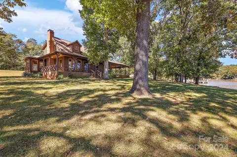 856 Davis Cove Rd, Taylorsville, NC 28681