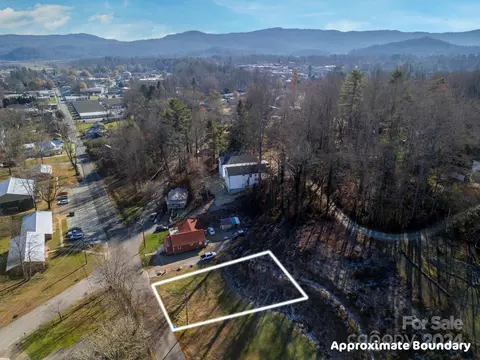 549 Whitmire St, Brevard, NC 28712