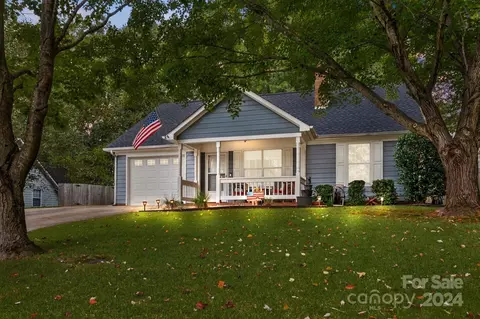 124 Eagle Ct, Mooresville, NC 28117