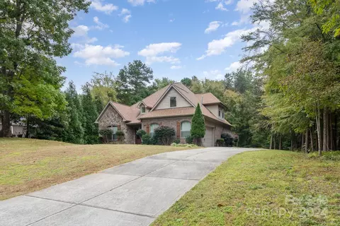 5010 Spicewood Dr, Charlotte, NC 28227