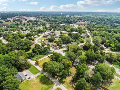 View/Area - 302 Spring St, Union, SC 29379 photo 5 of 9