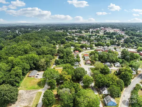 View/Area - 302 Spring St, Union, SC 29379 photo 6 of 9