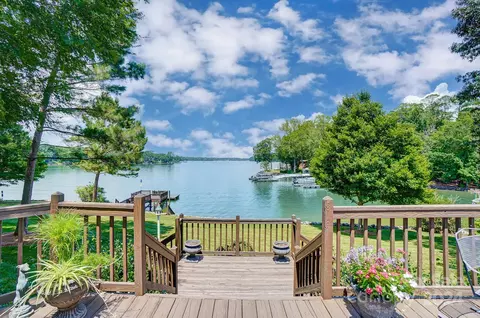 623 Bonum Rd, Lake Wylie, SC 29710
