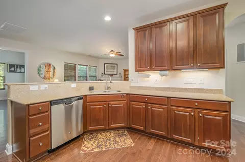 16403 Leavitt Ln, Davidson, NC 28036 photo 9