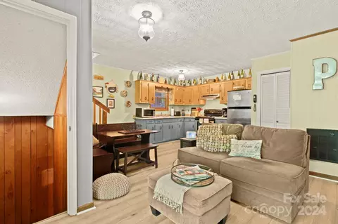 460 Laurel Ridge Rd, Banner Elk, NC 28604
