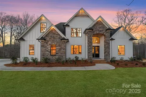 3001 Sparrow Springs Rd, Gastonia, NC 28052
