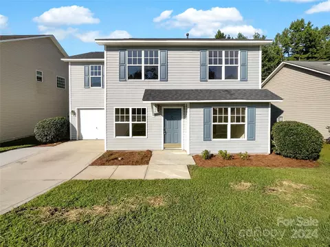 709 Raindrops Rd, Gastonia, NC 28054