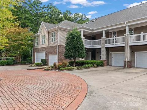 8913 Rosalyn Glen Rd, Cornelius, NC 28031
