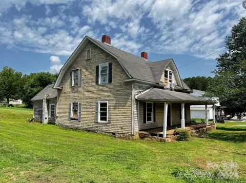 1311 Main Nw St NW, Lenoir, NC 28645
