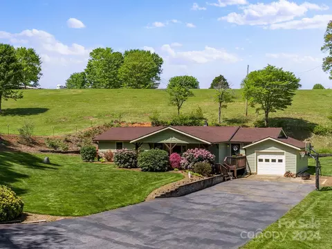 16 Tipton Hill Rd, Leicester, NC 28748