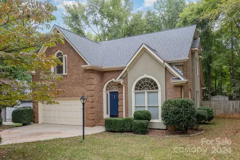 800 Brightwood Ln, Matthews, NC 28105
