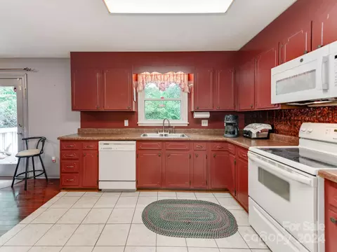 Kitchen - 11214 Sudbury Rd, Davidson, NC 28036 photo 2 of 3