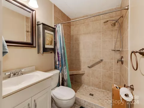 Bath - 11214 Sudbury Rd, Davidson, NC 28036 photo 2 of 2