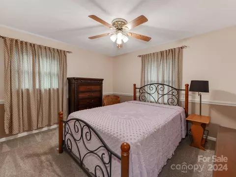 Bedroom - 11214 Sudbury Rd, Davidson, NC 28036 photo 4 of 7