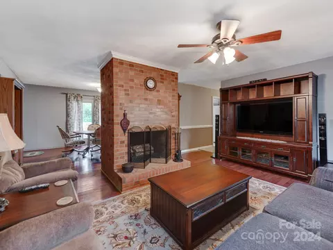 Living - 11214 Sudbury Rd, Davidson, NC 28036 photo 3 of 3