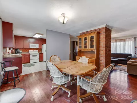Dining - 11214 Sudbury Rd, Davidson, NC 28036 photo 2 of 3