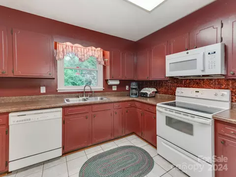 Kitchen - 11214 Sudbury Rd, Davidson, NC 28036 photo 3 of 3
