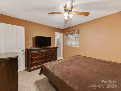 Bedroom - 11214 Sudbury Rd, Davidson, NC 28036 photo 3 of 7
