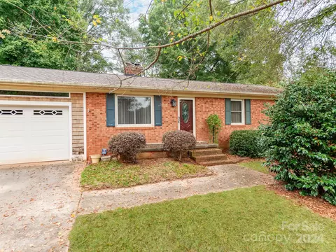 Exterior - 11214 Sudbury Rd, Davidson, NC 28036 photo 1 of 7