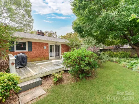 Exterior - 11214 Sudbury Rd, Davidson, NC 28036 photo 6 of 7