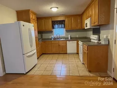 505 2nd Street Ne E4 Pl NE #E4, Conover, NC 28613 photo 5