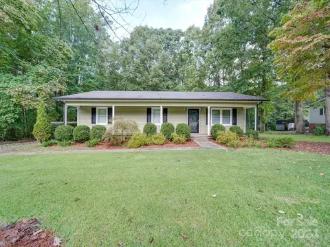 2203 Carter Dr, Albemarle, NC 28001