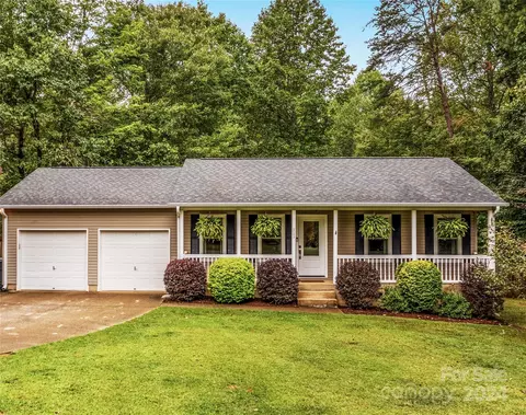 111 Patrose Ln, Mooresville, NC 28117