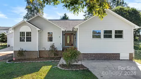 207 4th S Ave S, Maiden, NC 28650