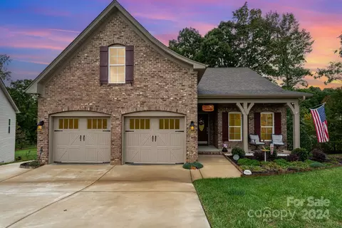 179 Turnberry Dr, Mocksville, NC 27028
