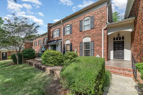 7206 Quail Meadow Ln, Charlotte, NC 28210
