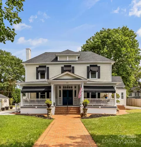 404 Avery Ave, Morganton, NC 28655
