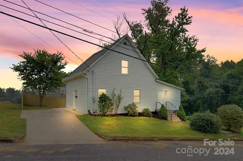 201 Martha Dr, Granite Falls, NC 28630