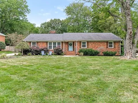 6518 Burlwood Rd, Charlotte, NC 28211