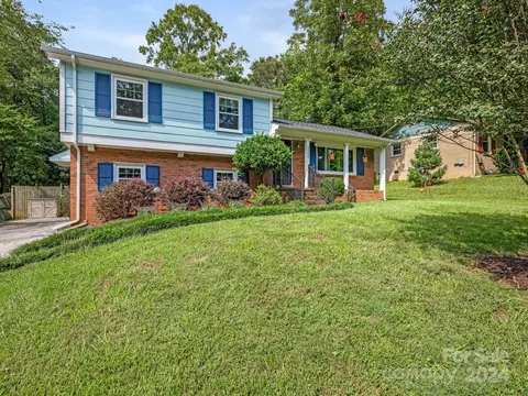 7600 Thorncliff Dr, Charlotte, NC 28210